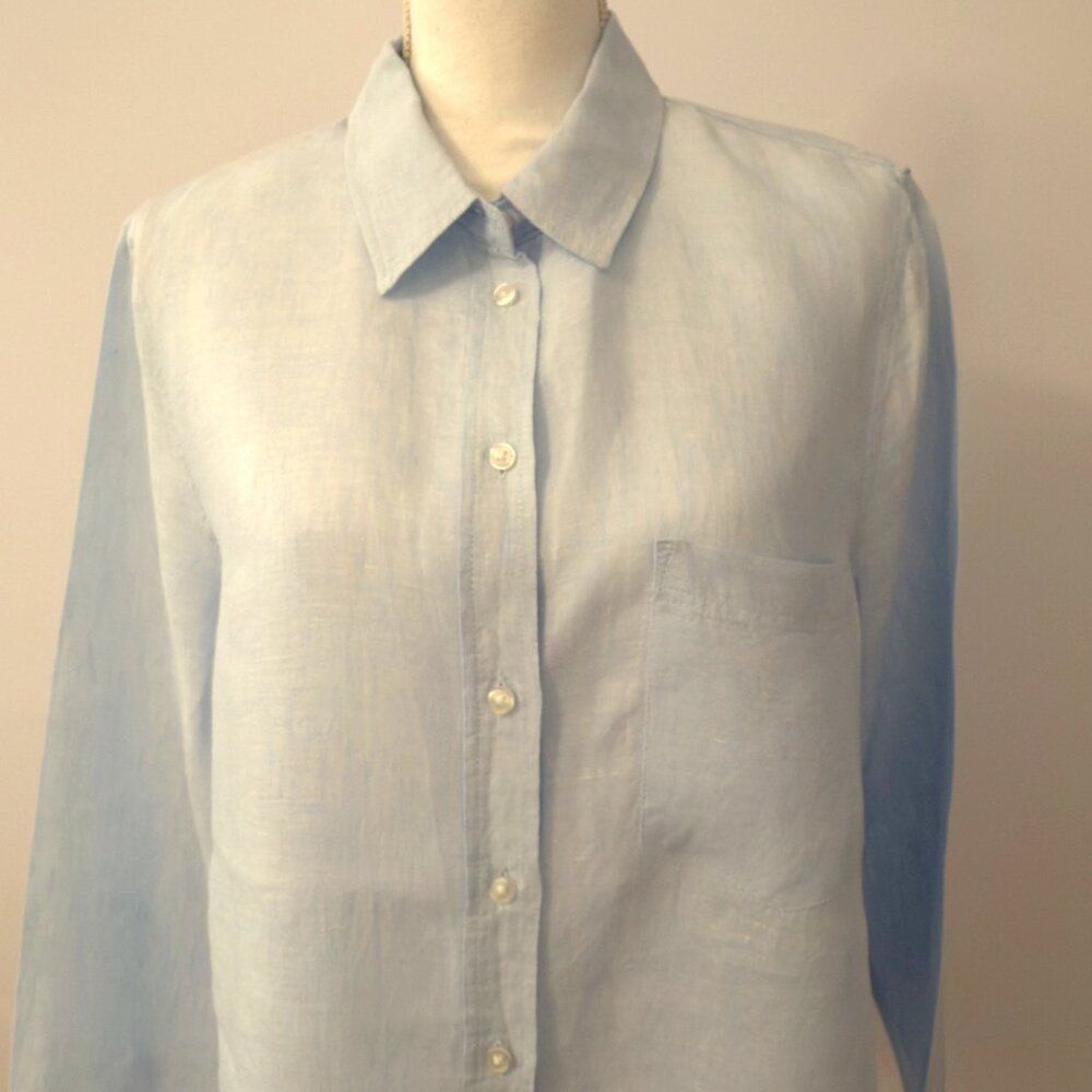 NWOT Light Blue Linen Shirt Size M